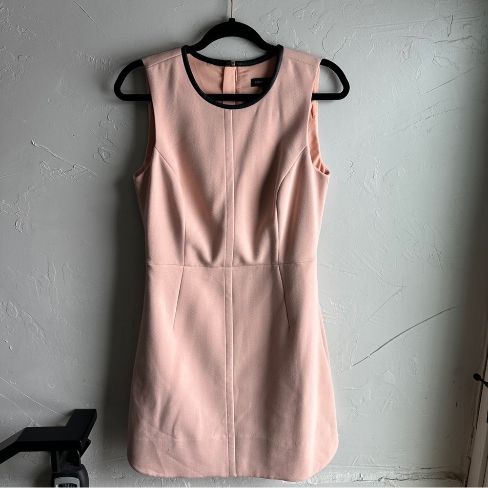 Banana Republic Light Pink Sheath Dress with Pockets Size 8